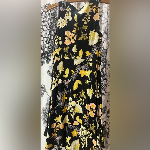 Yellow and black floral calf length sleeveless dress by Ann Taylor LOFT. sz 6 - Picture 5 of 5